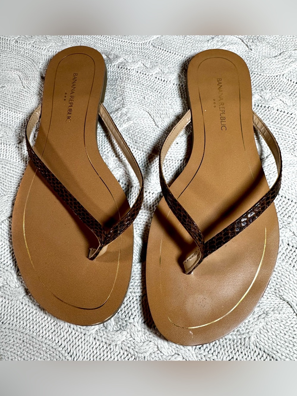 Banana Republic Factory Brown Faux Snake Skin Trim Flip Flops - Picture 3 of 12